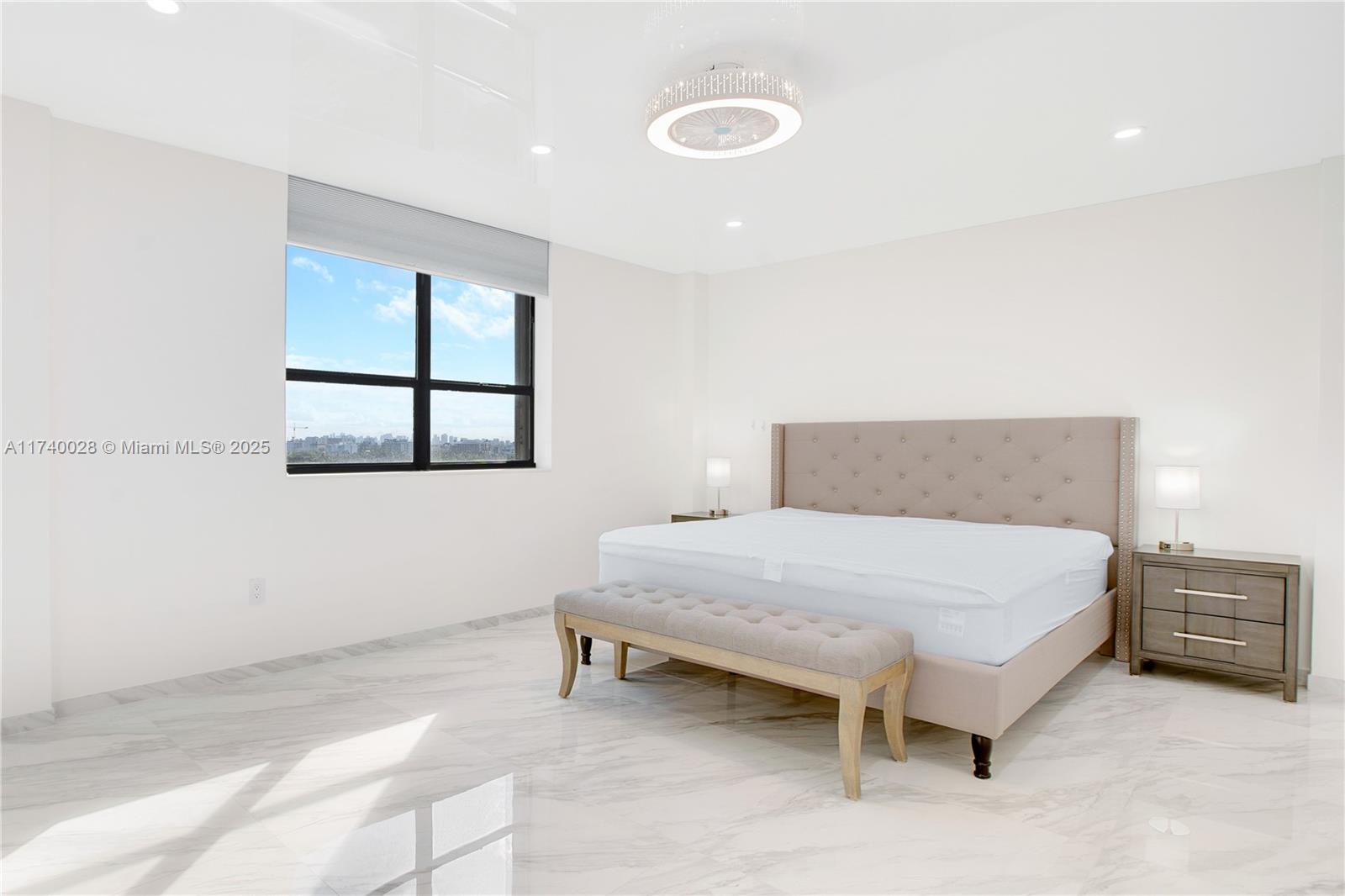 10185 Collins Ave # 907