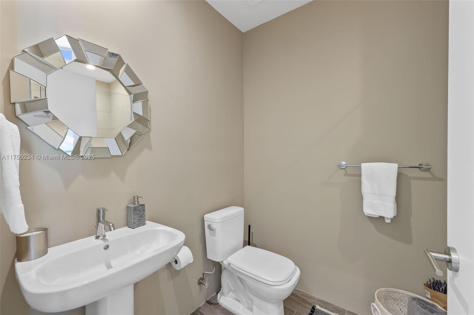 2900 NE 7th Ave # 603