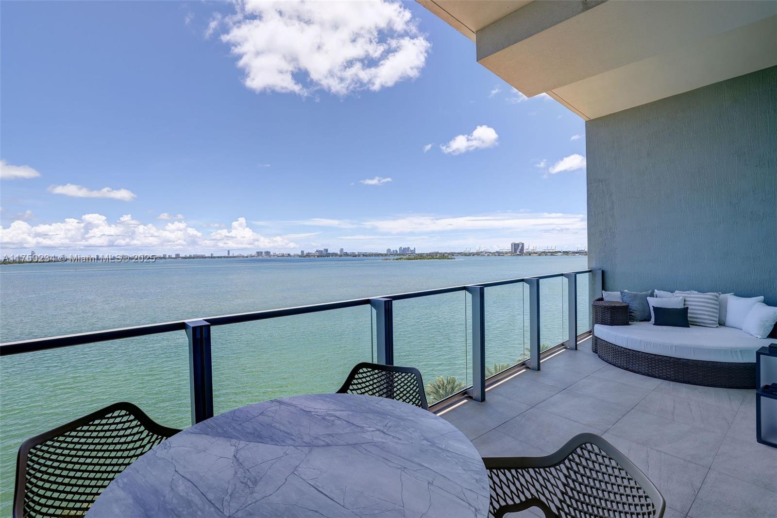 2900 NE 7th Ave # 603