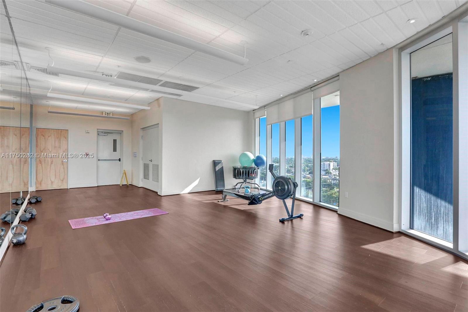 185 SW 7th St # 2100