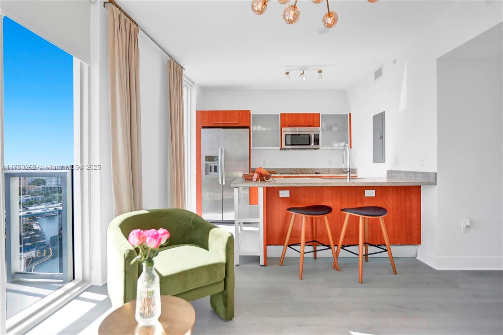 185 SW 7th St # 2100