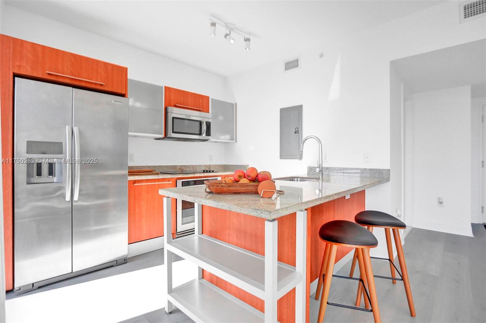 185 SW 7th St # 2100