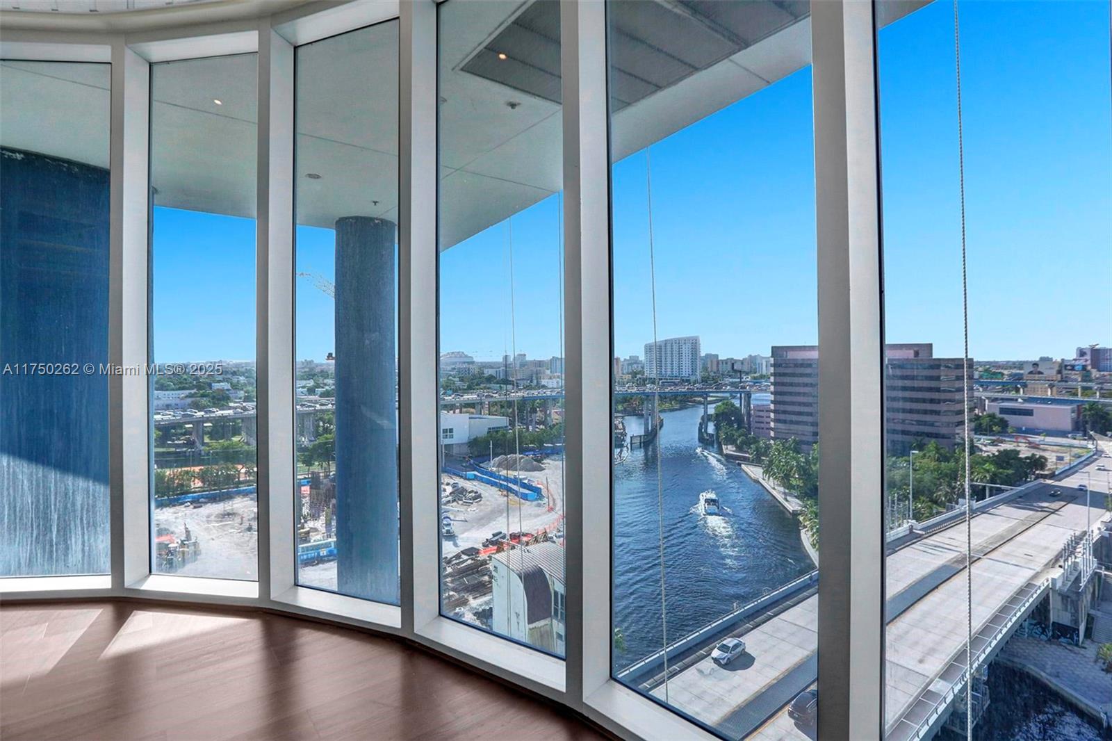 185 SW 7th St # 2100