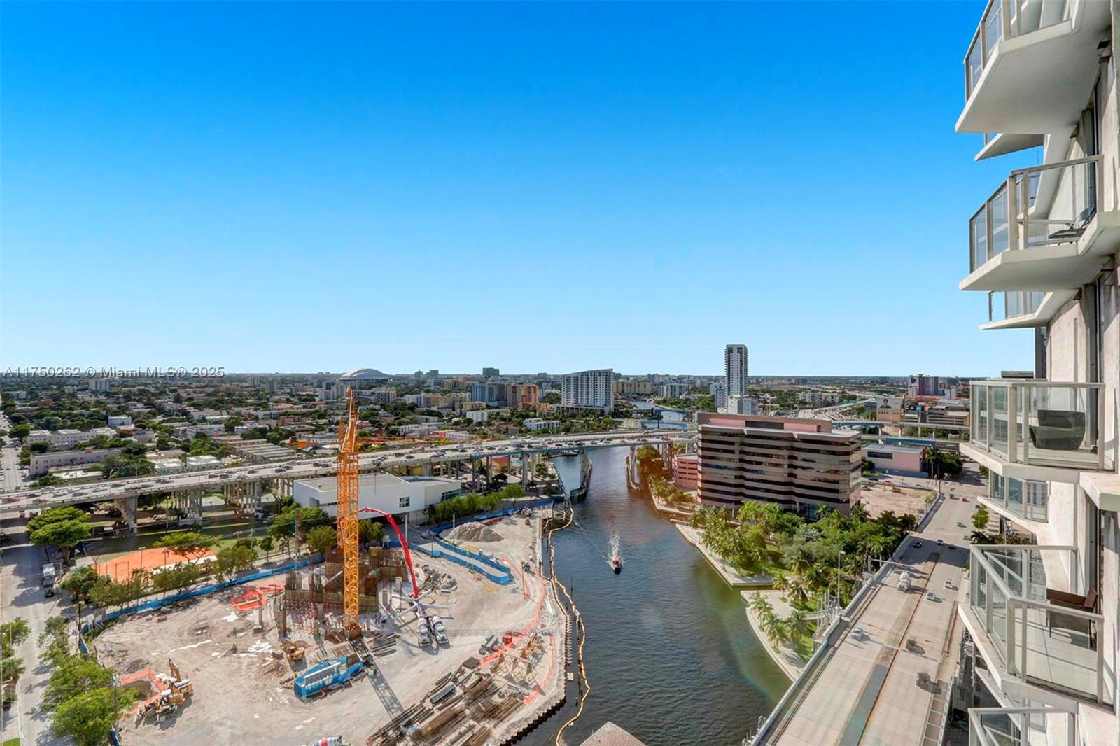 185 SW 7th St # 2100