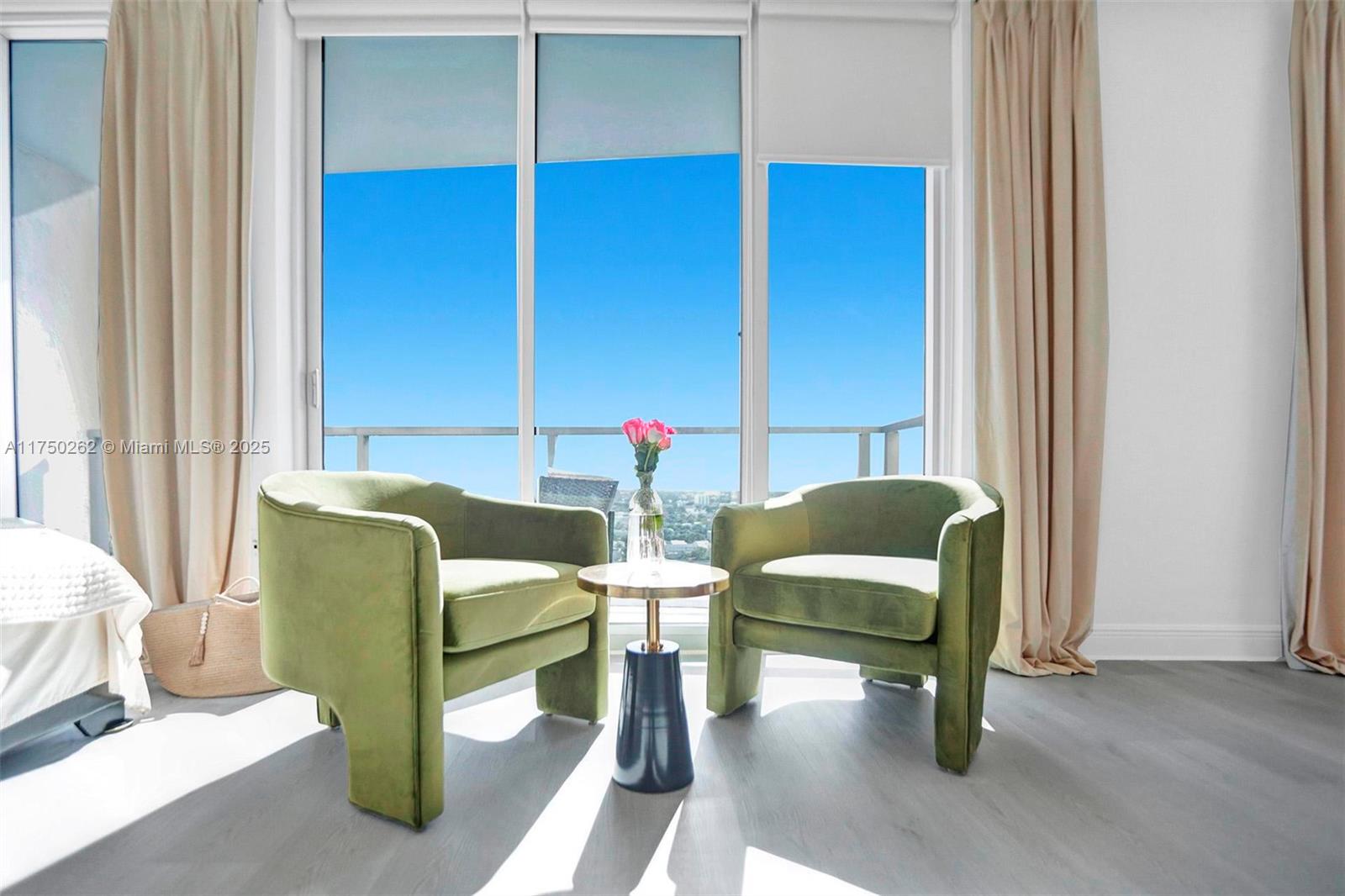 185 SW 7th St # 2100