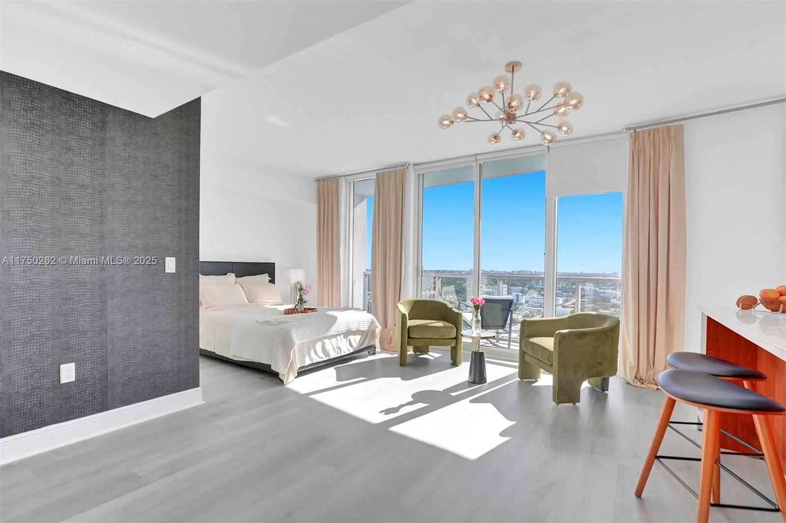 185 SW 7th St # 2100