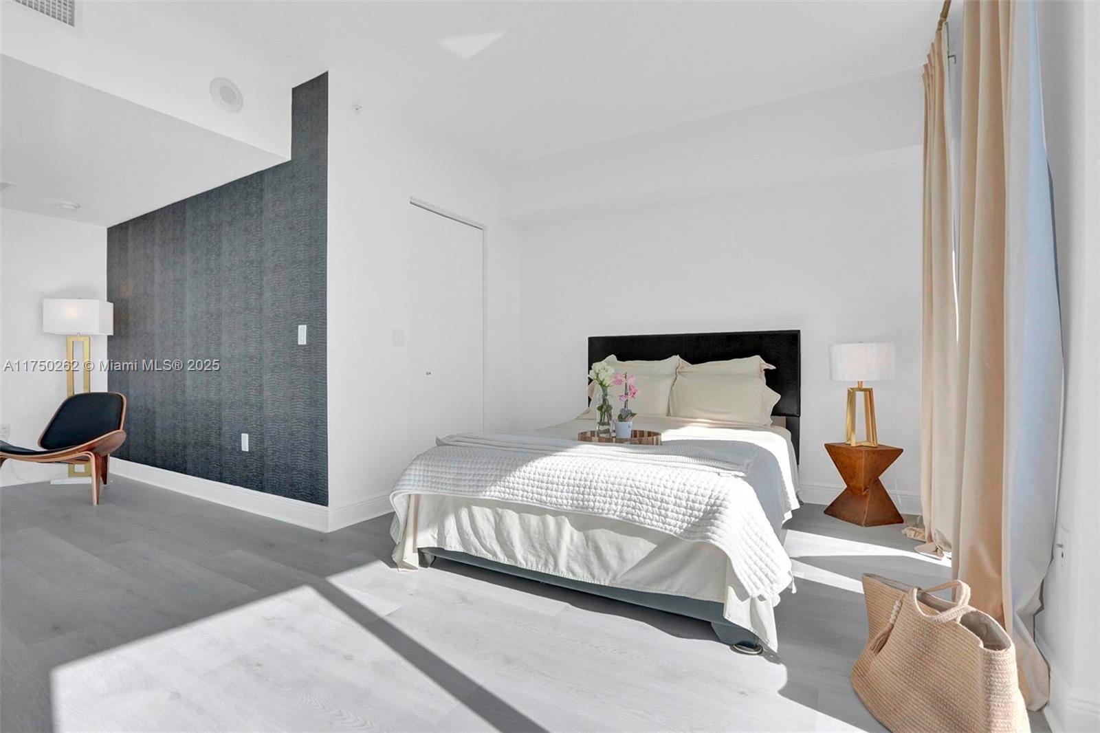 185 SW 7th St # 2100