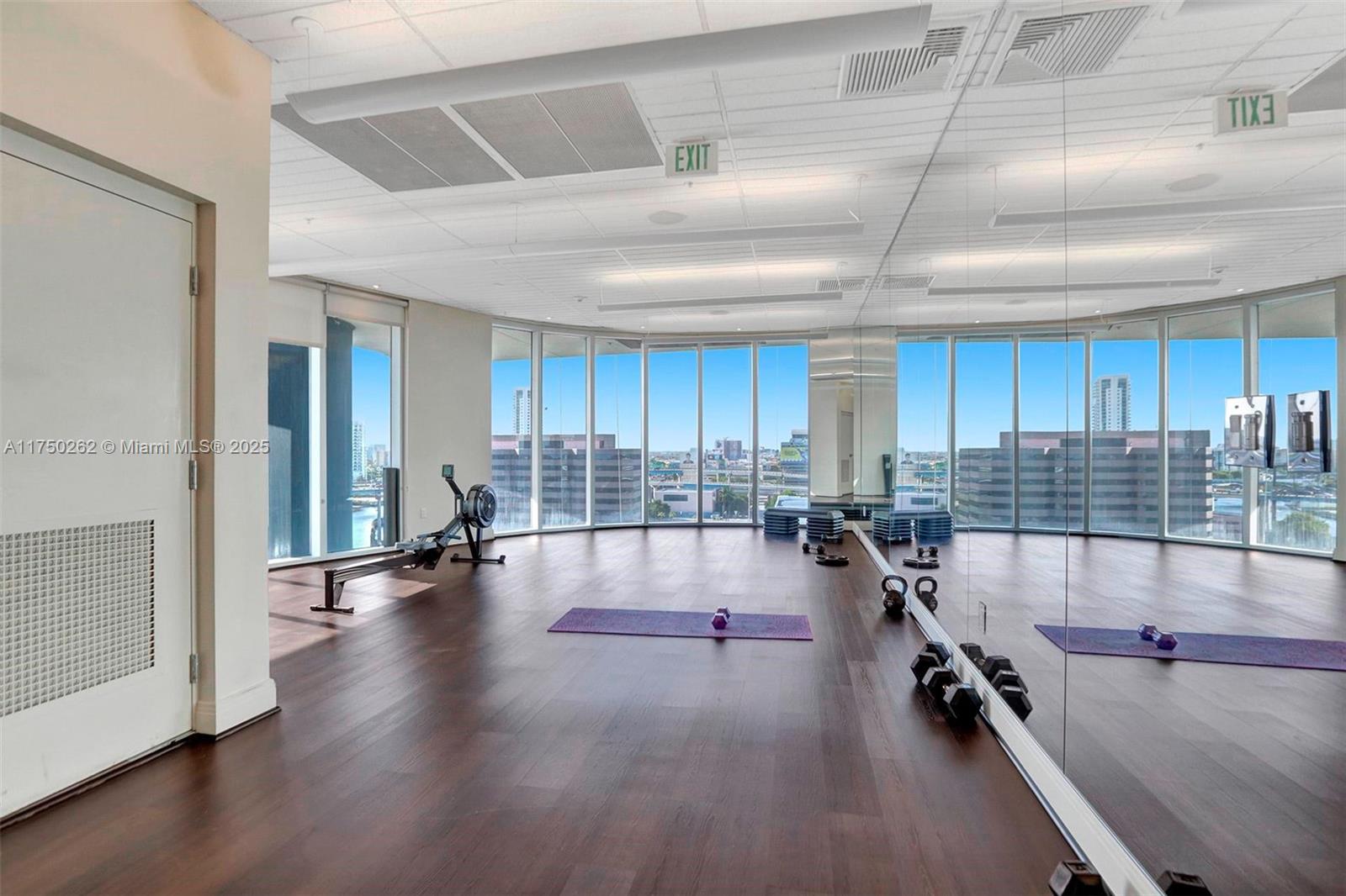 185 SW 7th St # 2100