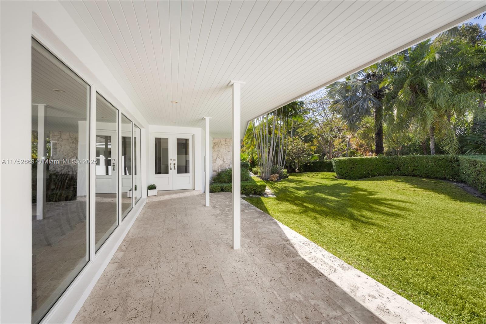 335 Harbor Dr