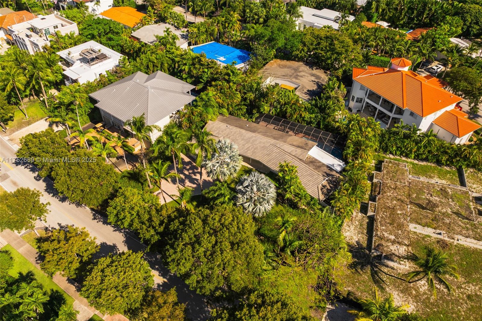 335 Harbor Dr