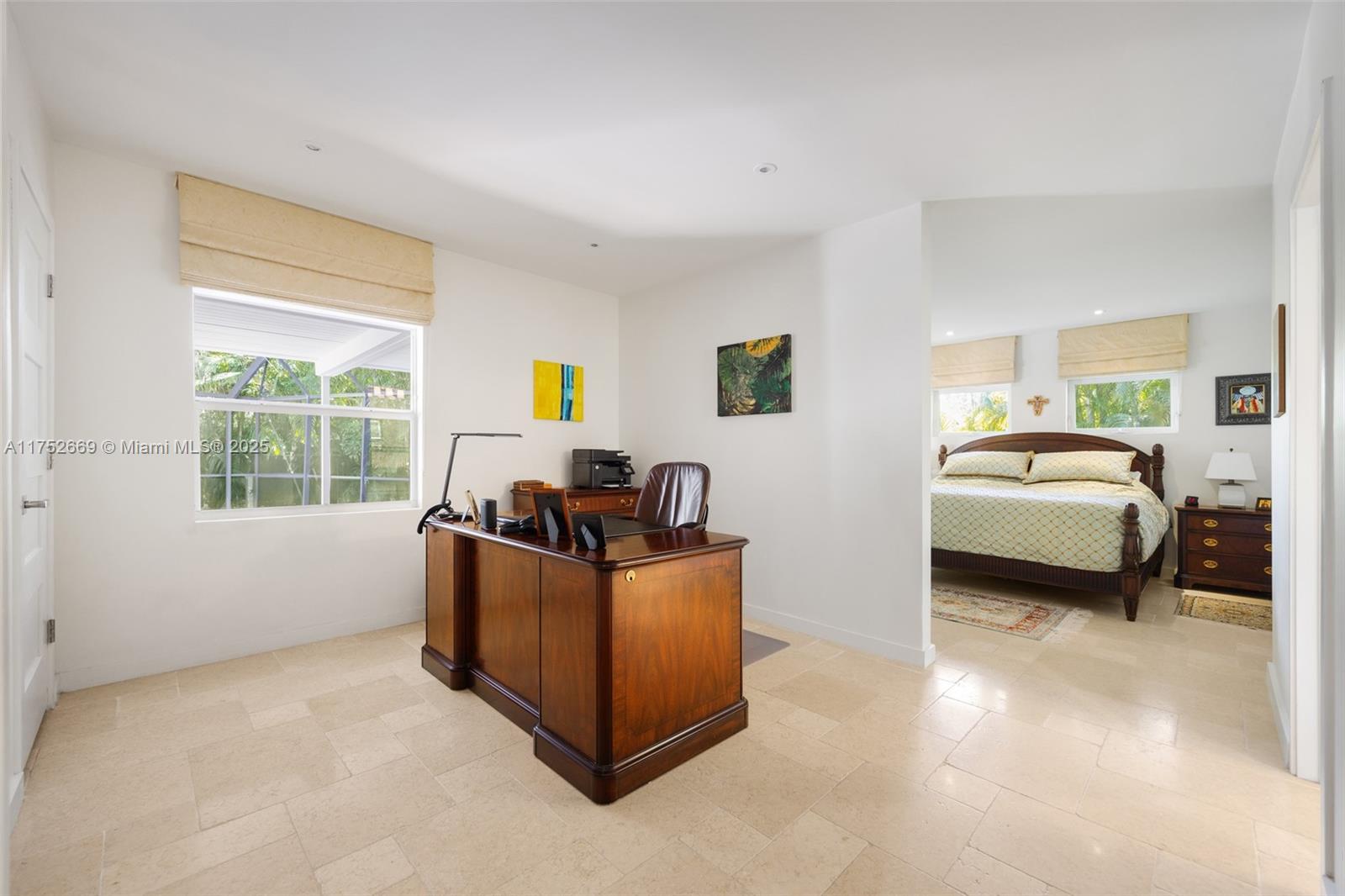 335 Harbor Dr