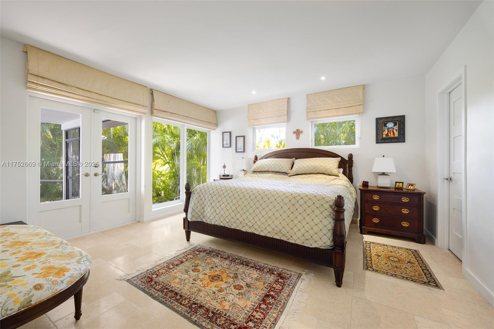 335 Harbor Dr