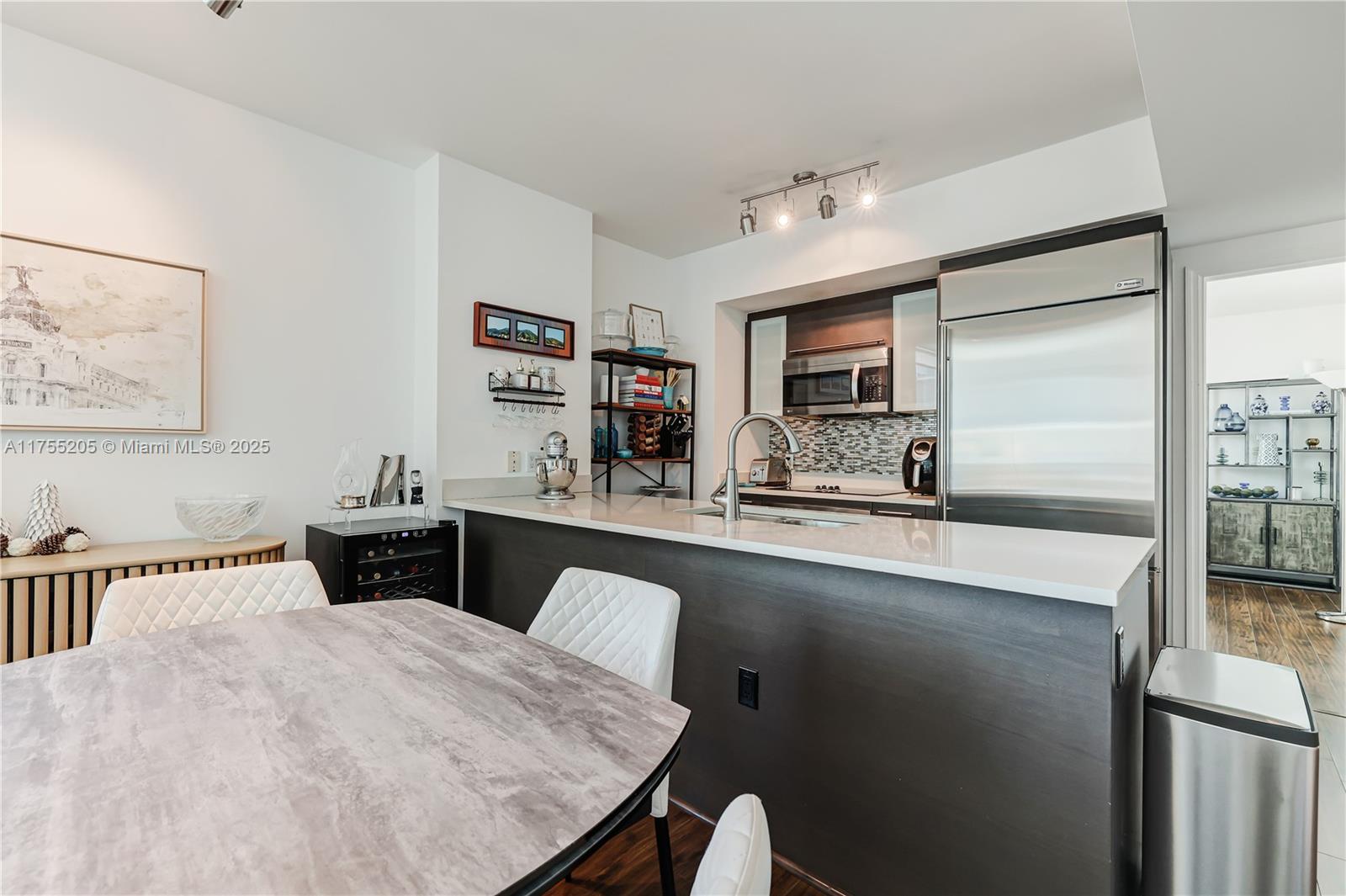 55 SE 6th St # 3407