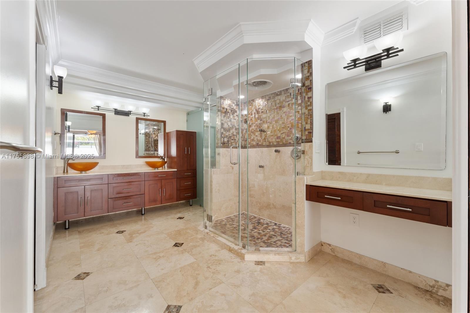 5845 Collins Ave # 401