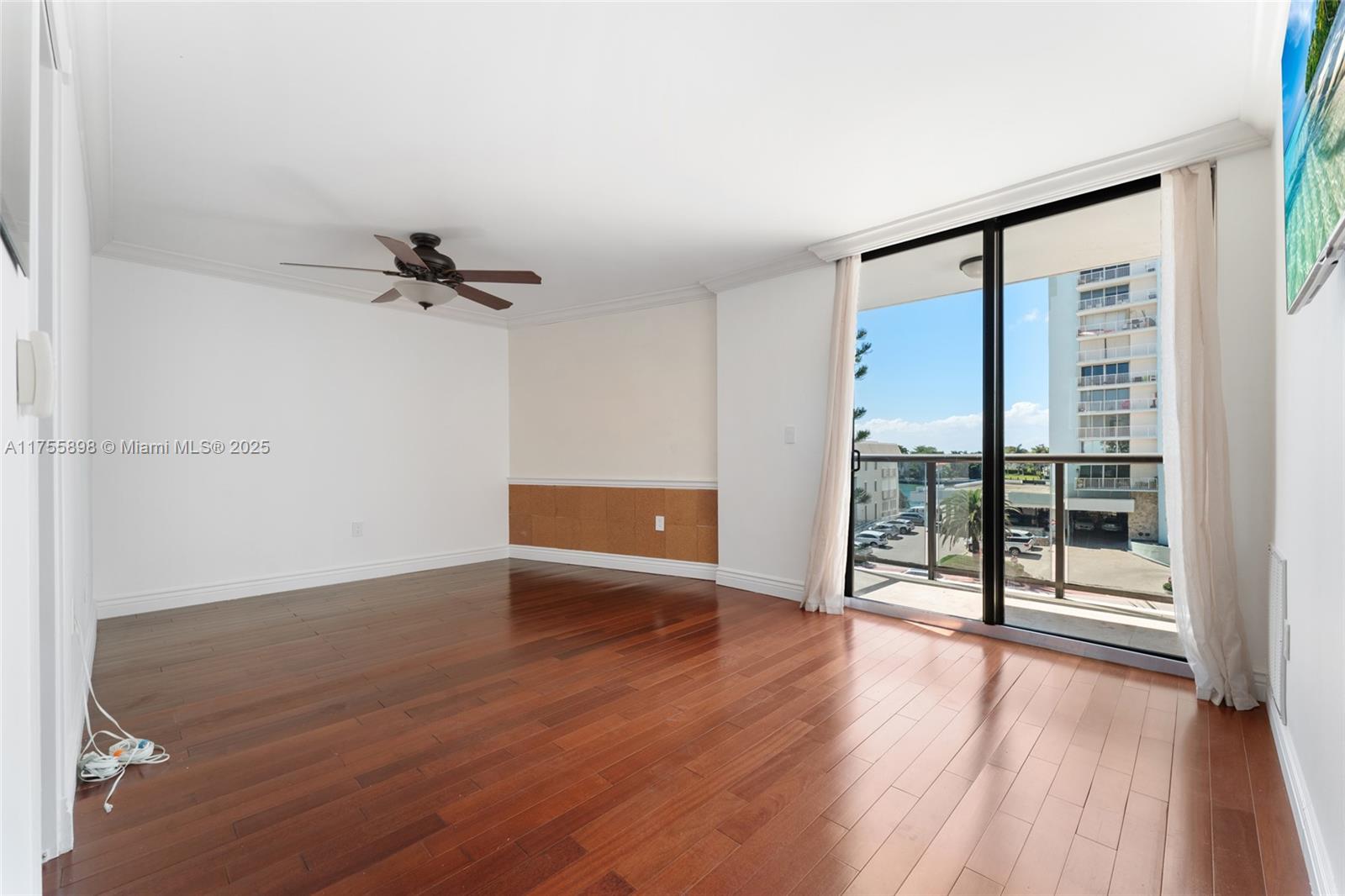 5845 Collins Ave # 401