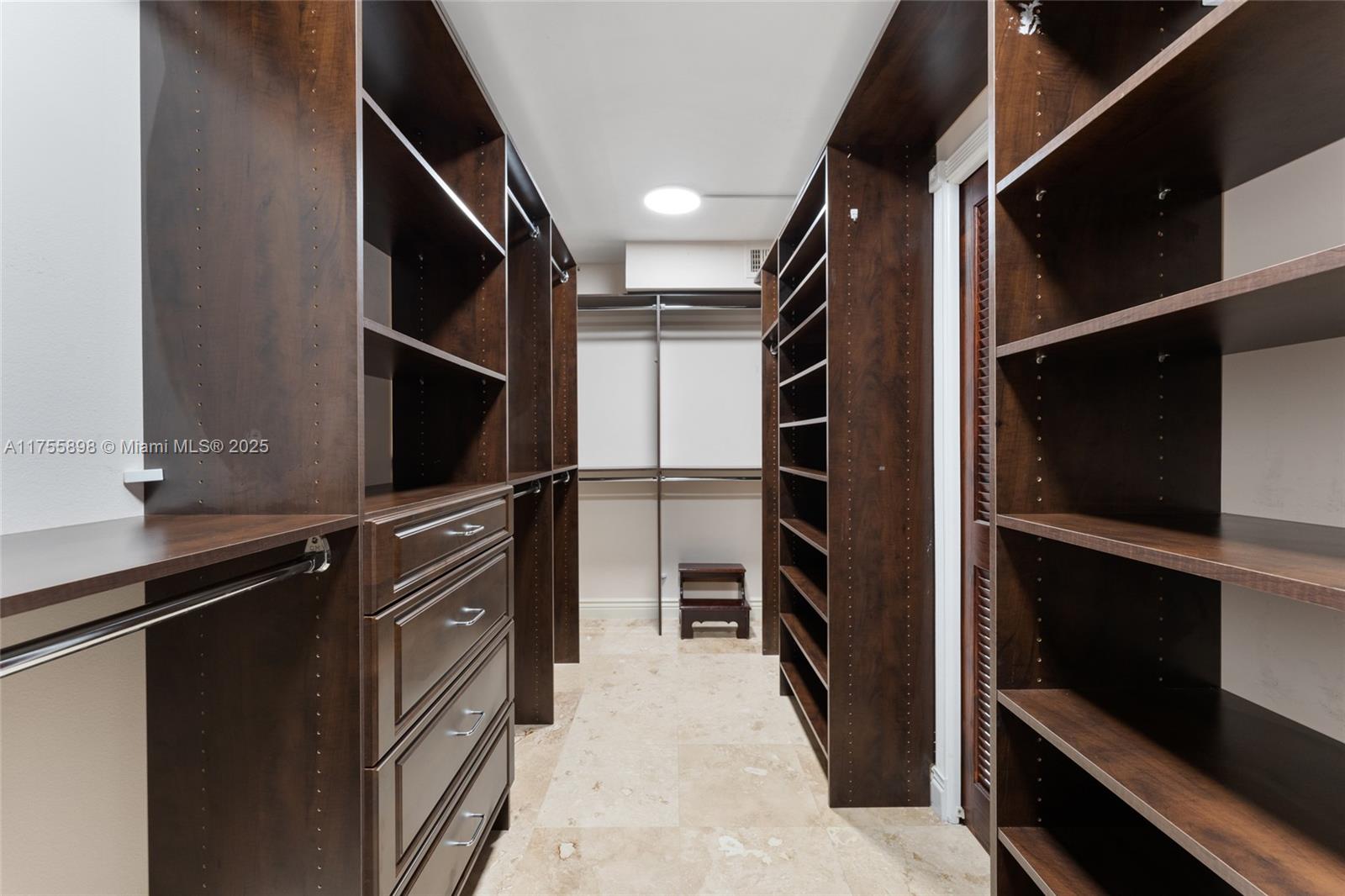 5845 Collins Ave # 401