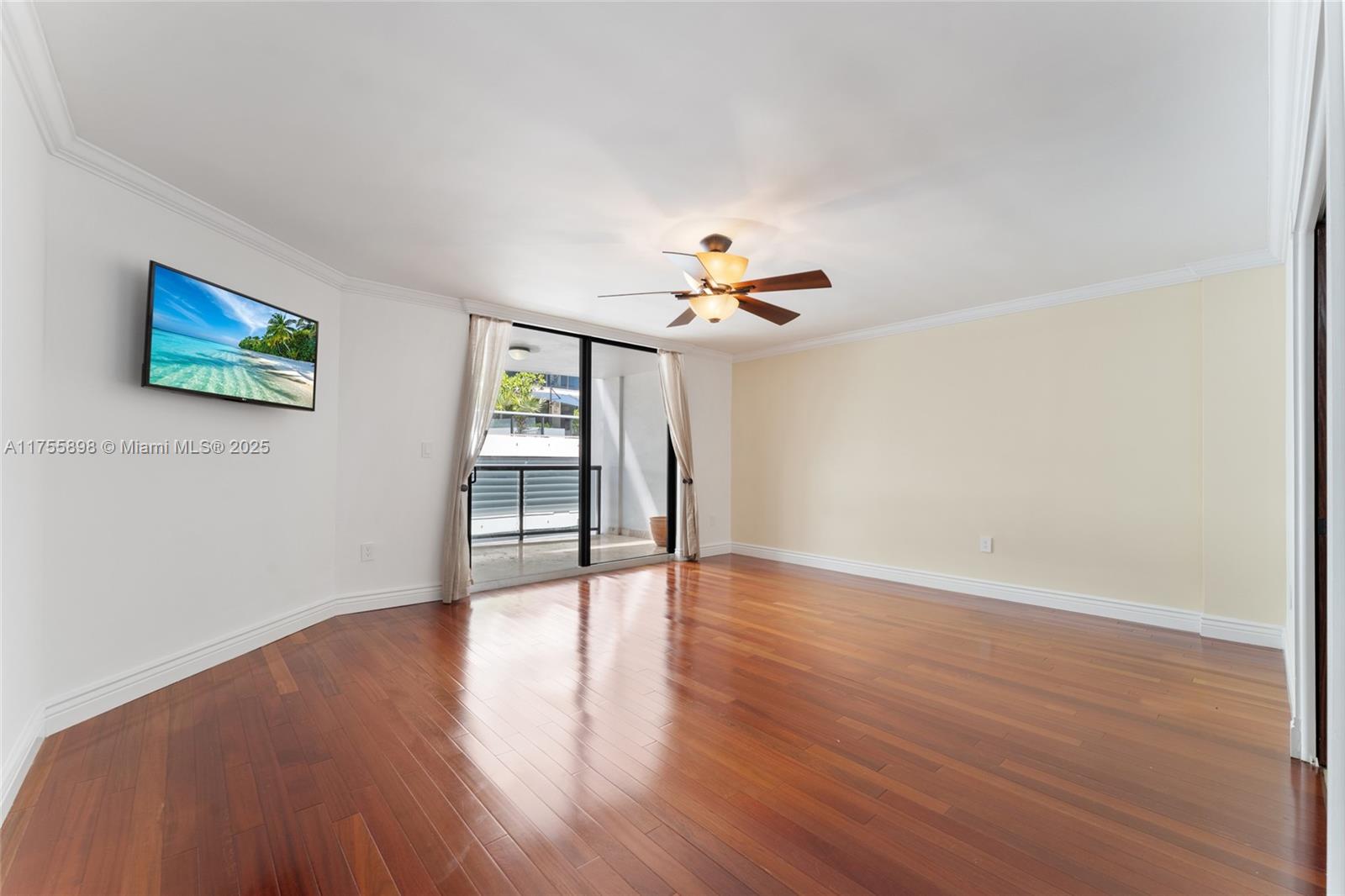 5845 Collins Ave # 401