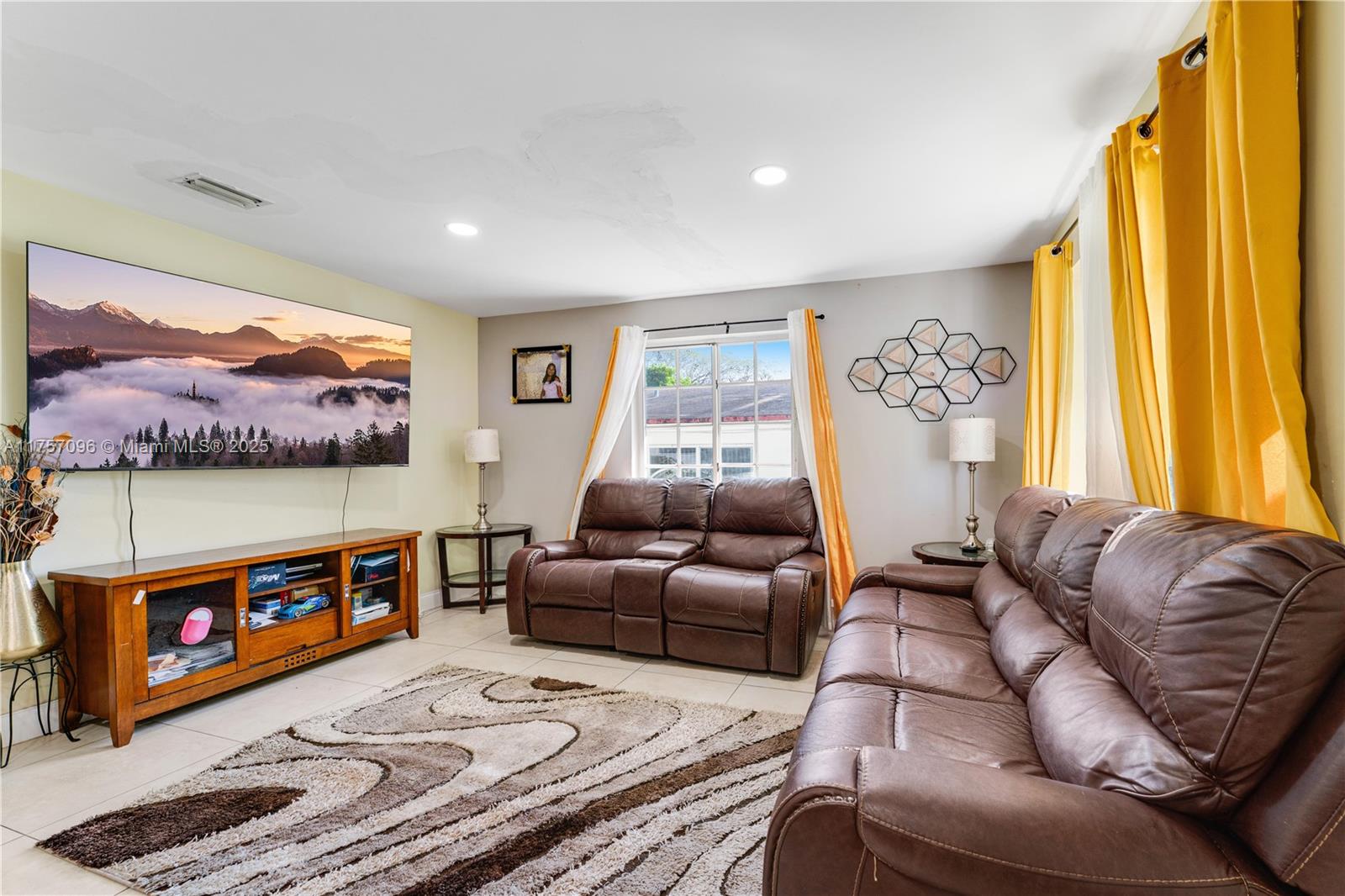 1243 NW 42nd St