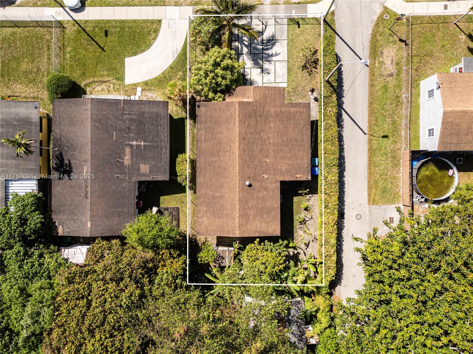 1243 NW 42nd St