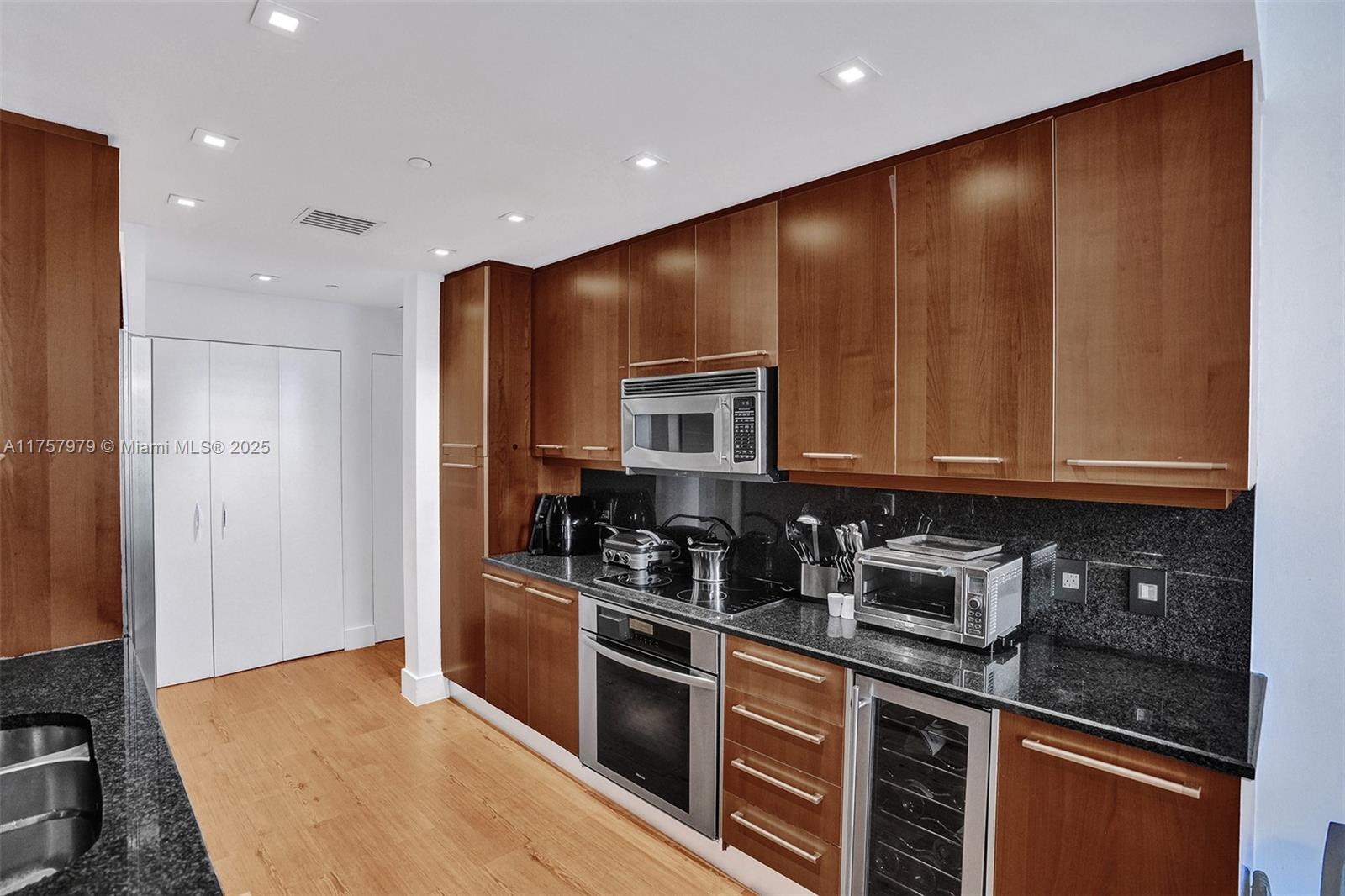 901 Brickell Key Blvd # 1505