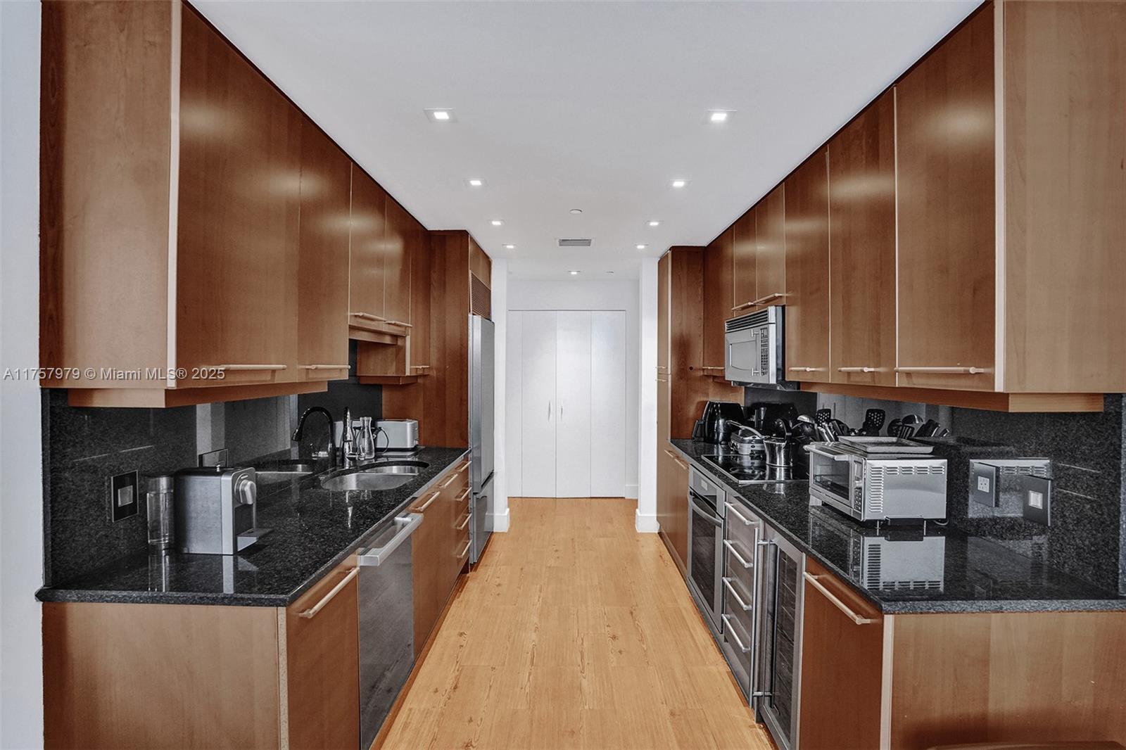 901 Brickell Key Blvd # 1505
