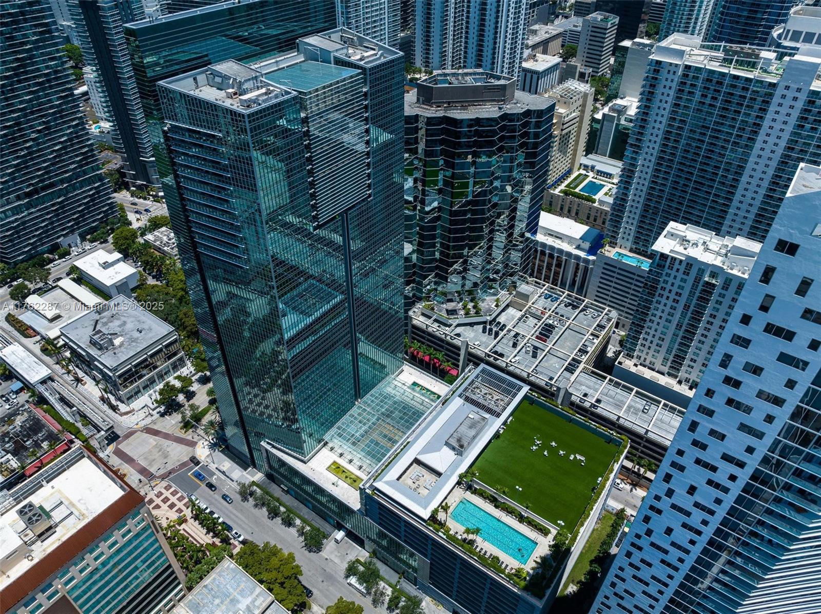1395 Brickell Ave # 3408
