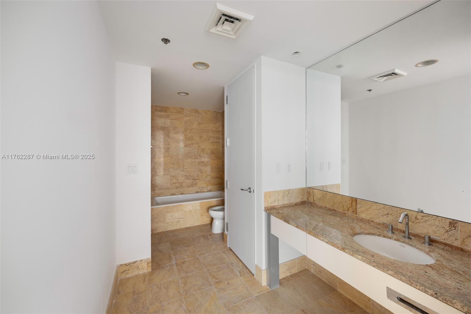 1395 Brickell Ave # 3408