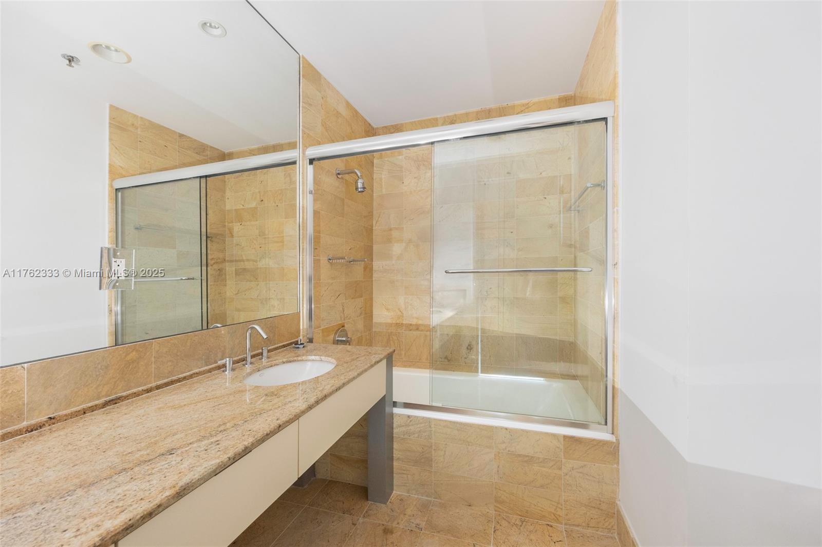 1395 Brickell Ave # 3407