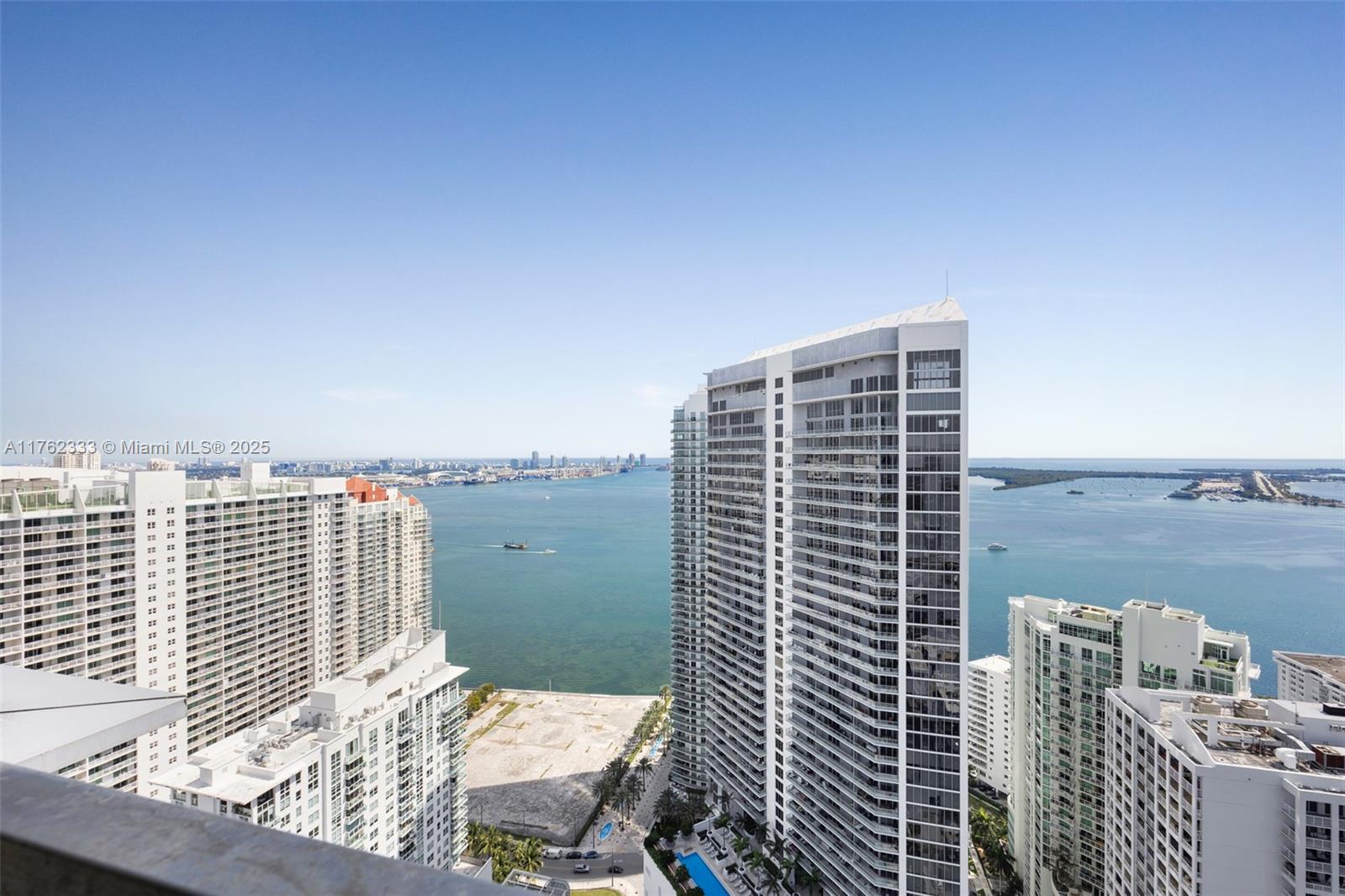 1395 Brickell Ave # 3407