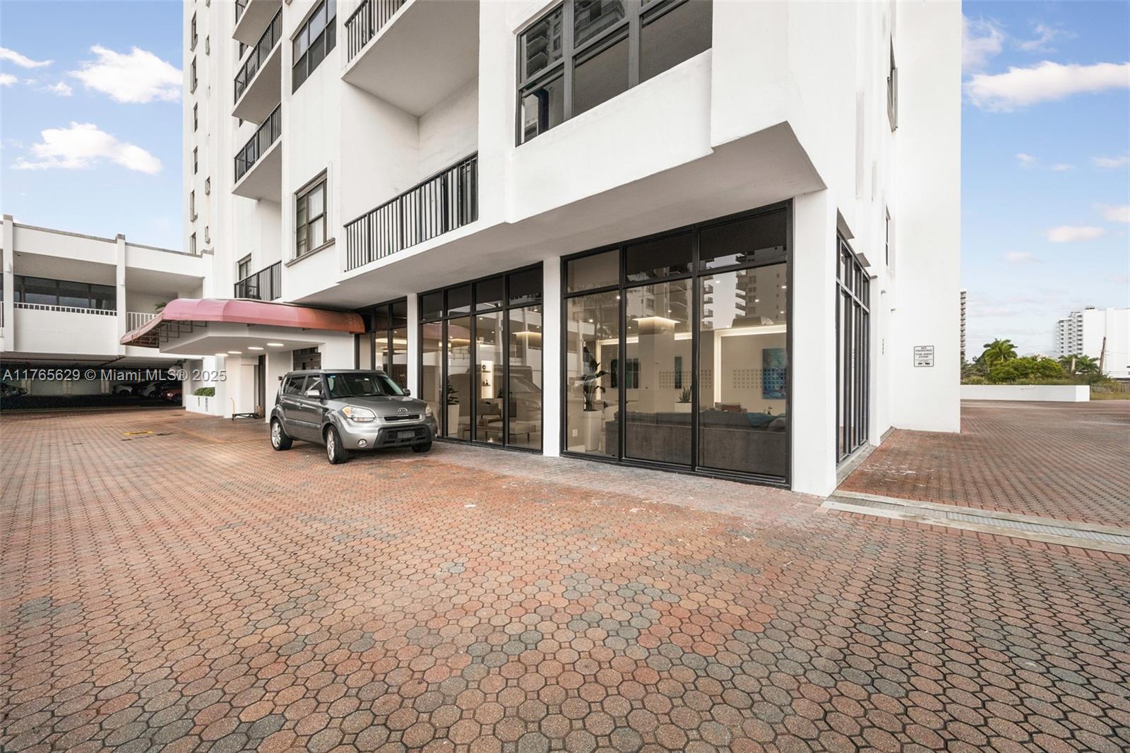 2401 S Ocean Dr # 2402