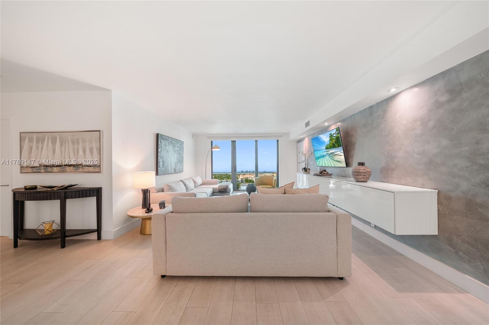 1111 Crandon Blvd # A1105