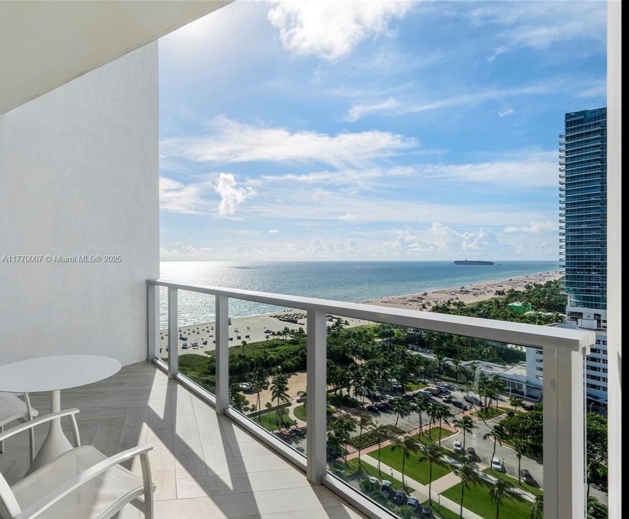 2201 Collins Ave # 1604