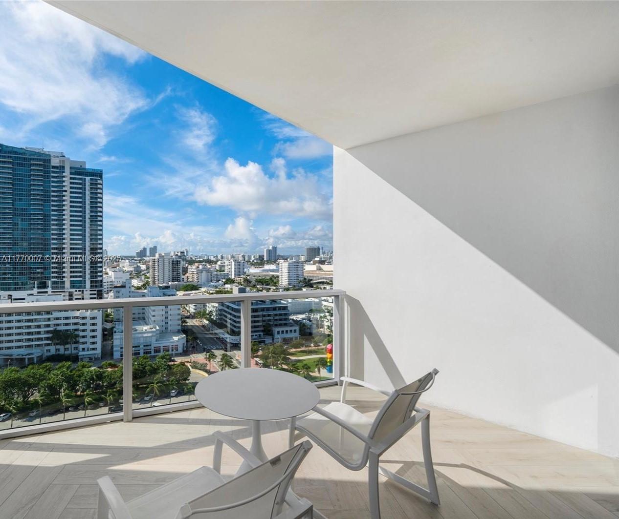 2201 Collins Ave # 1604