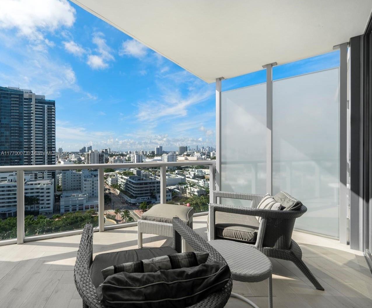 2201 Collins Ave # 1604