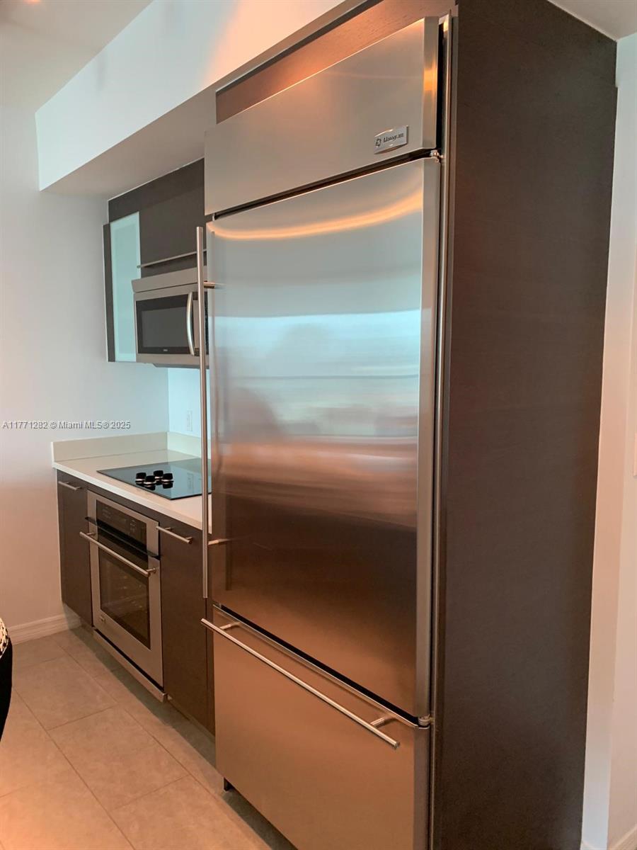 55 SE 6th St # 2404