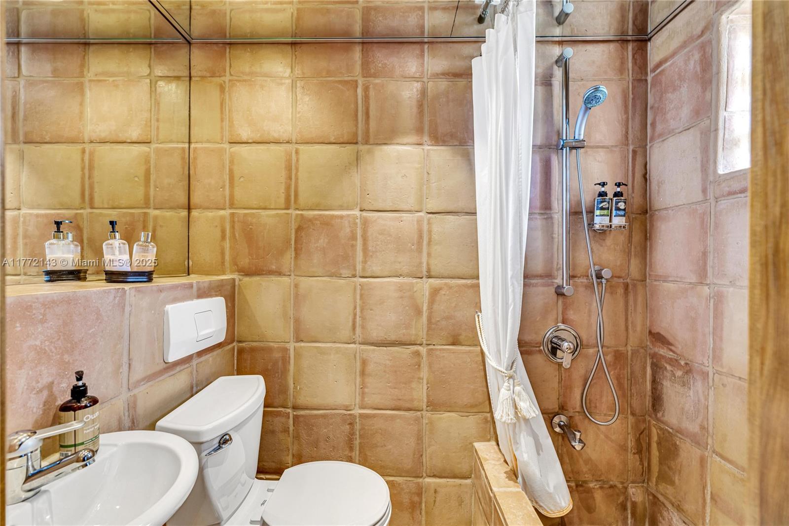 2211 1/2 NE 123rd St # 2211