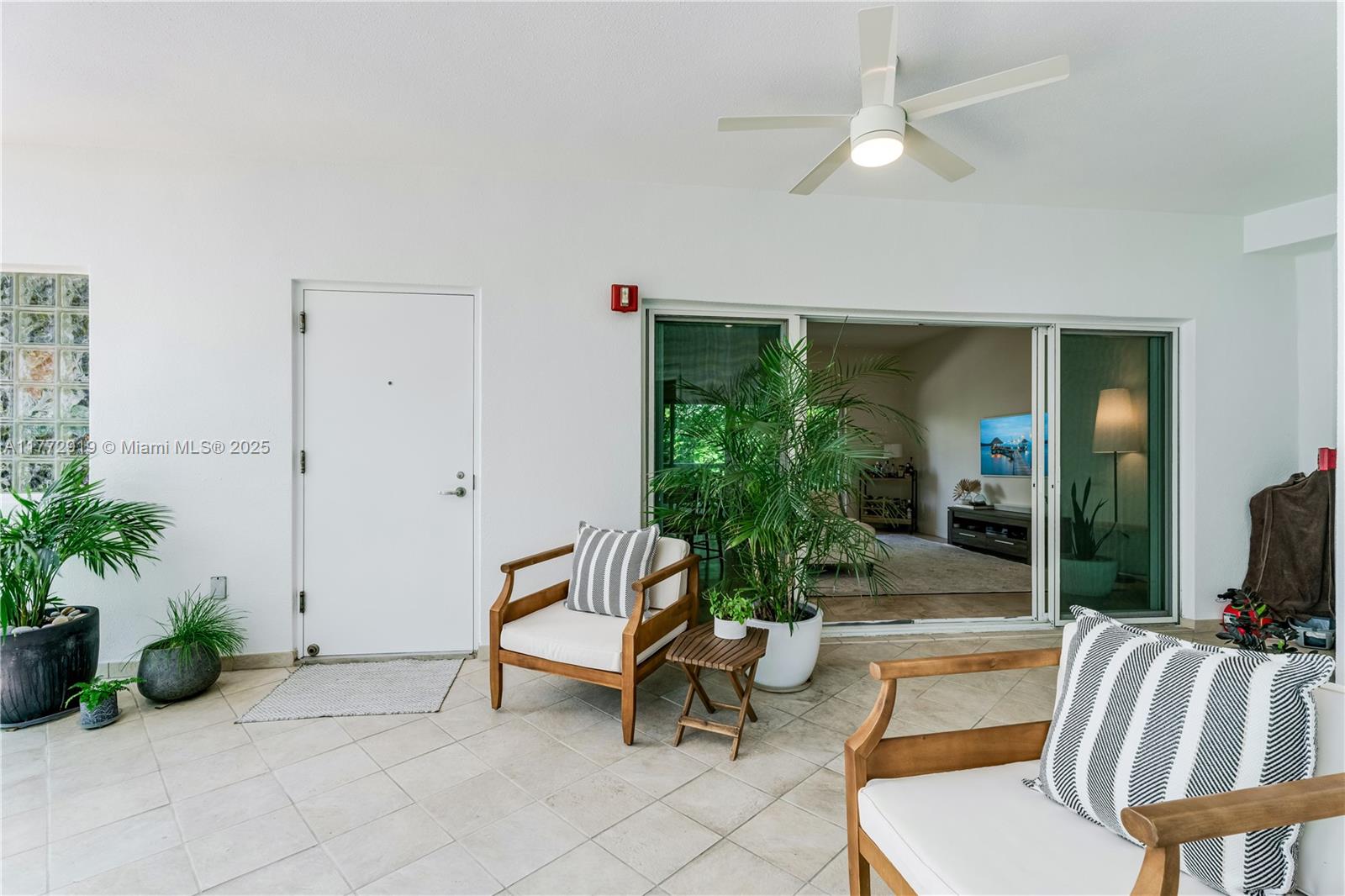 2699 Tigertail Ave # 23