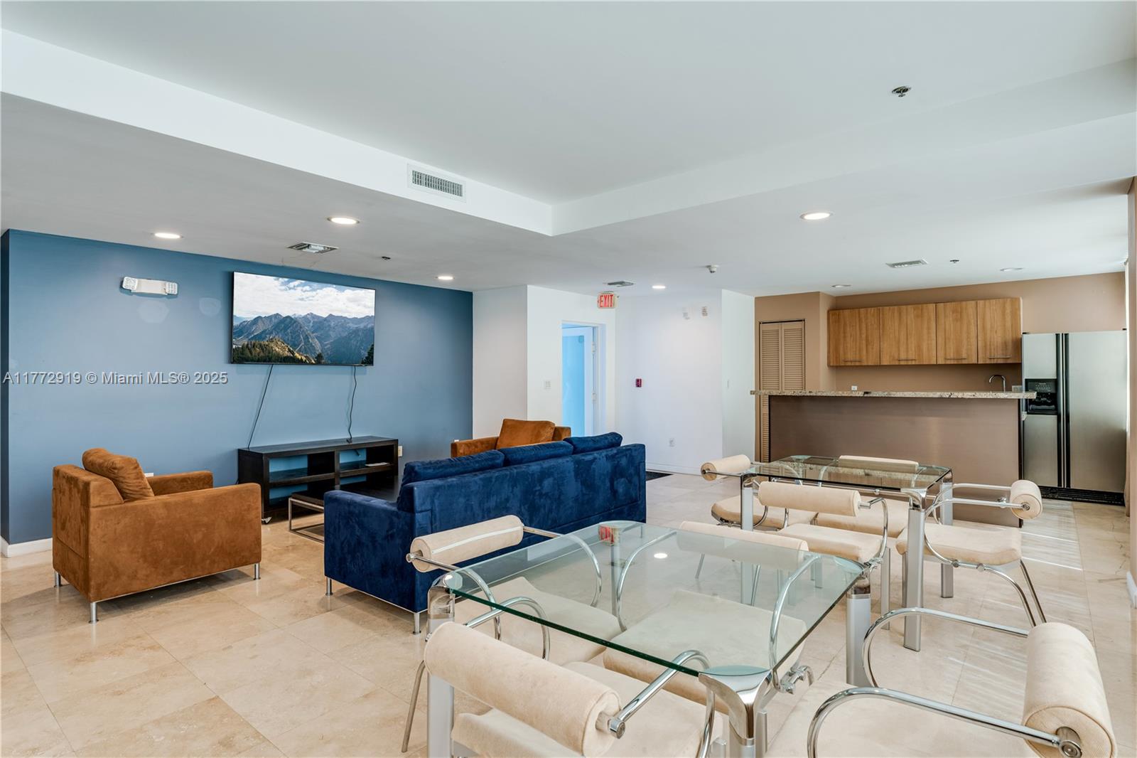 2699 Tigertail Ave # 23