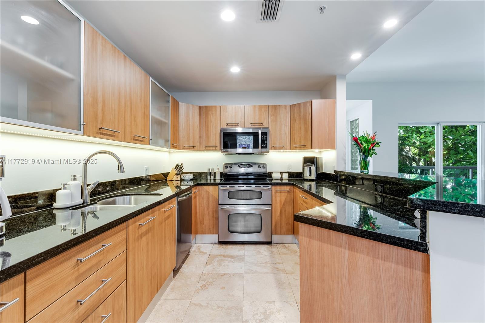 2699 Tigertail Ave # 23