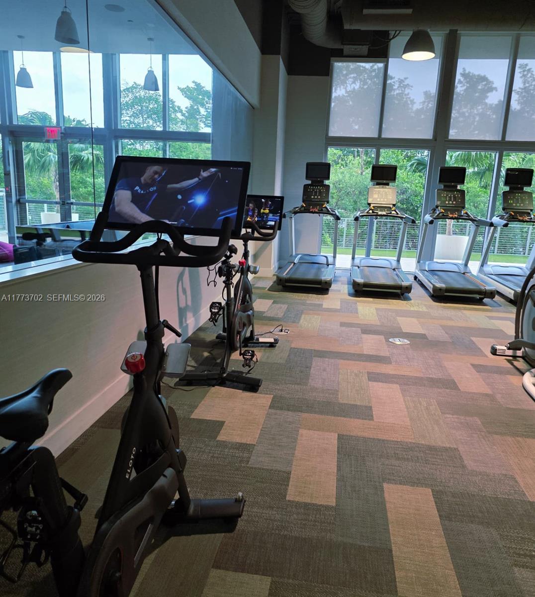 16385 Biscayne Blvd # 1019