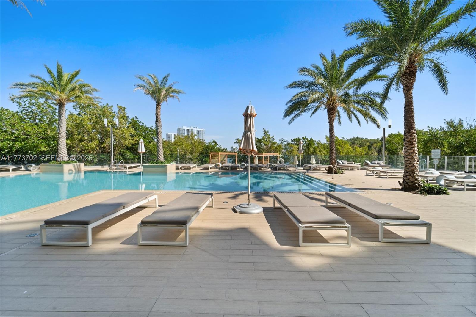 16385 Biscayne Blvd # 1019