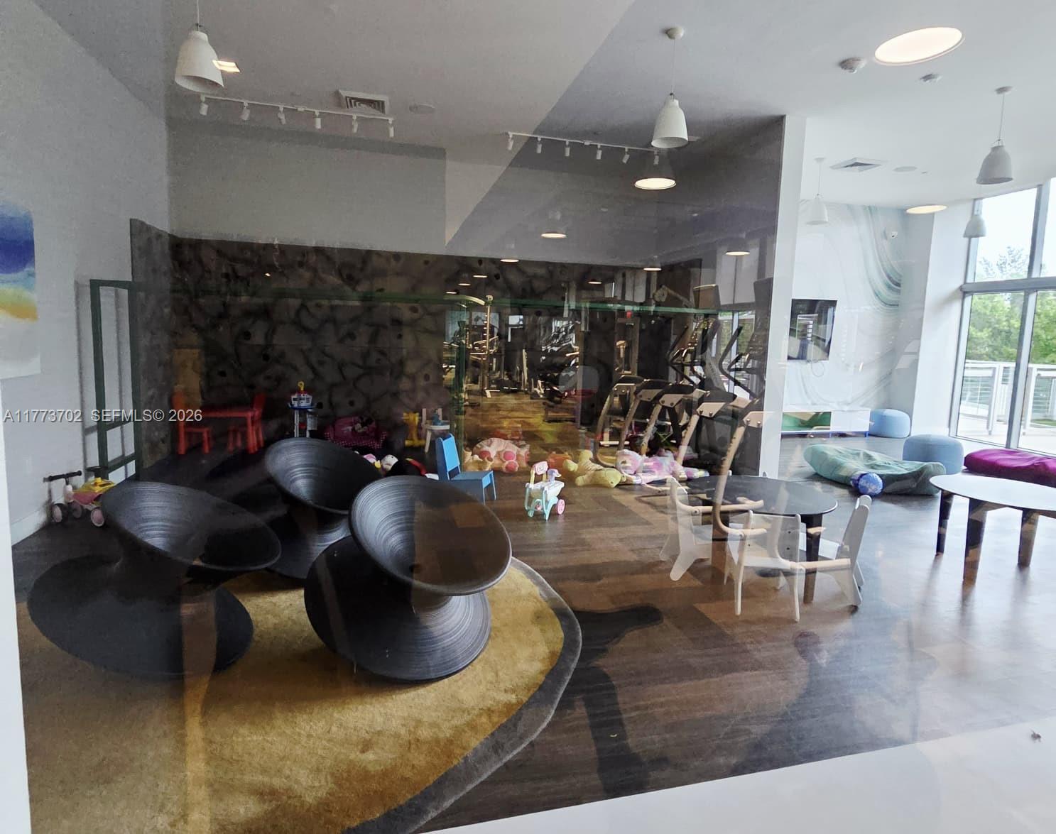 16385 Biscayne Blvd # 1019