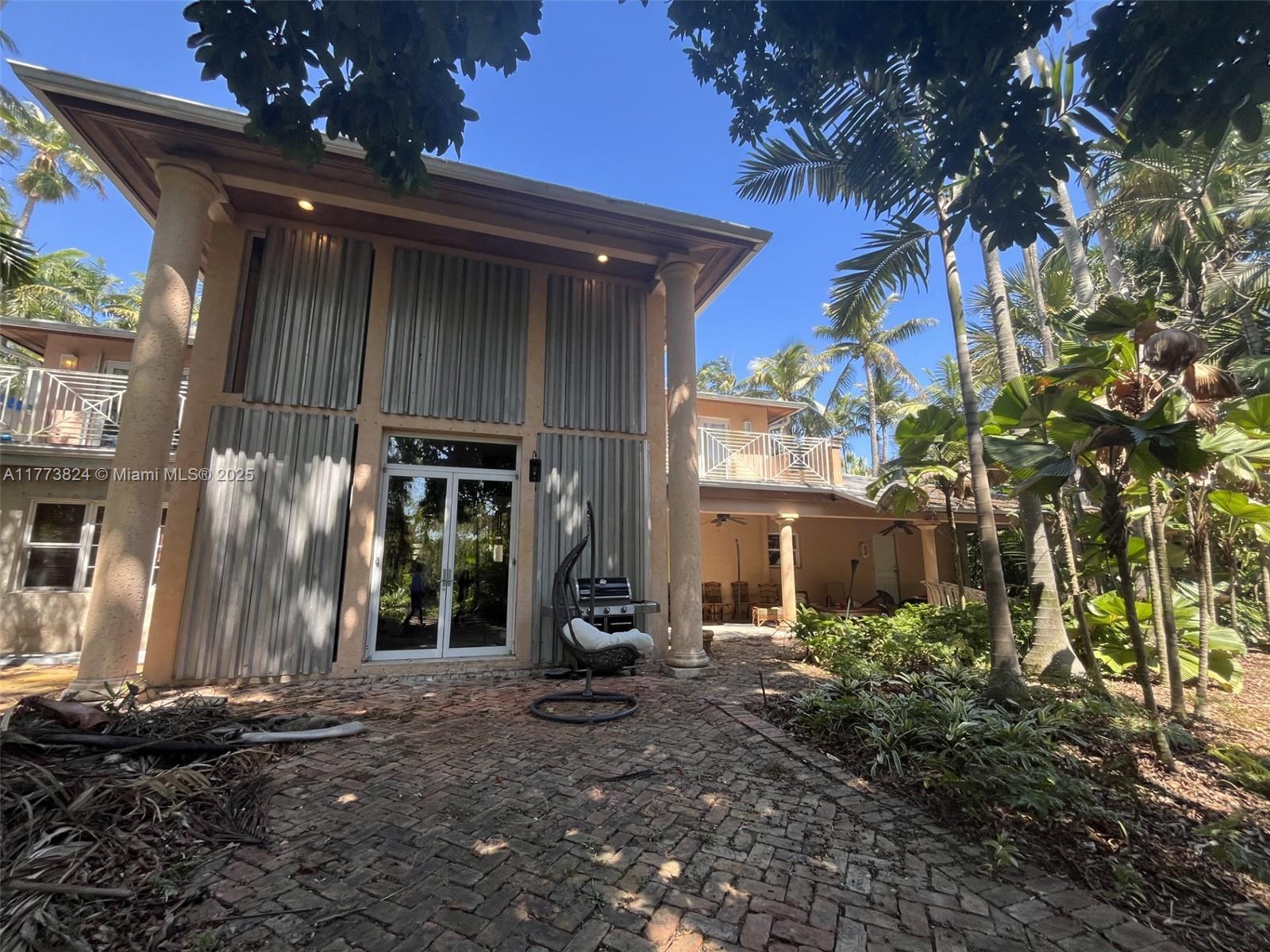 2350 SW 26th Ave