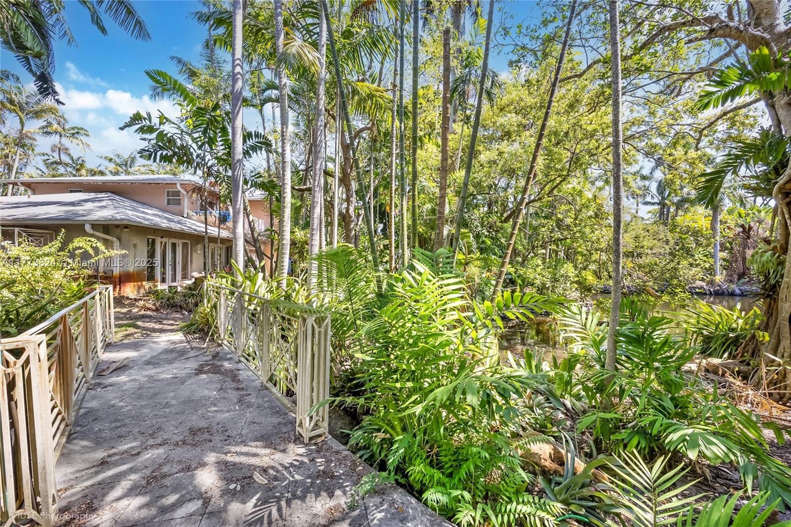 2350 SW 26th Ave