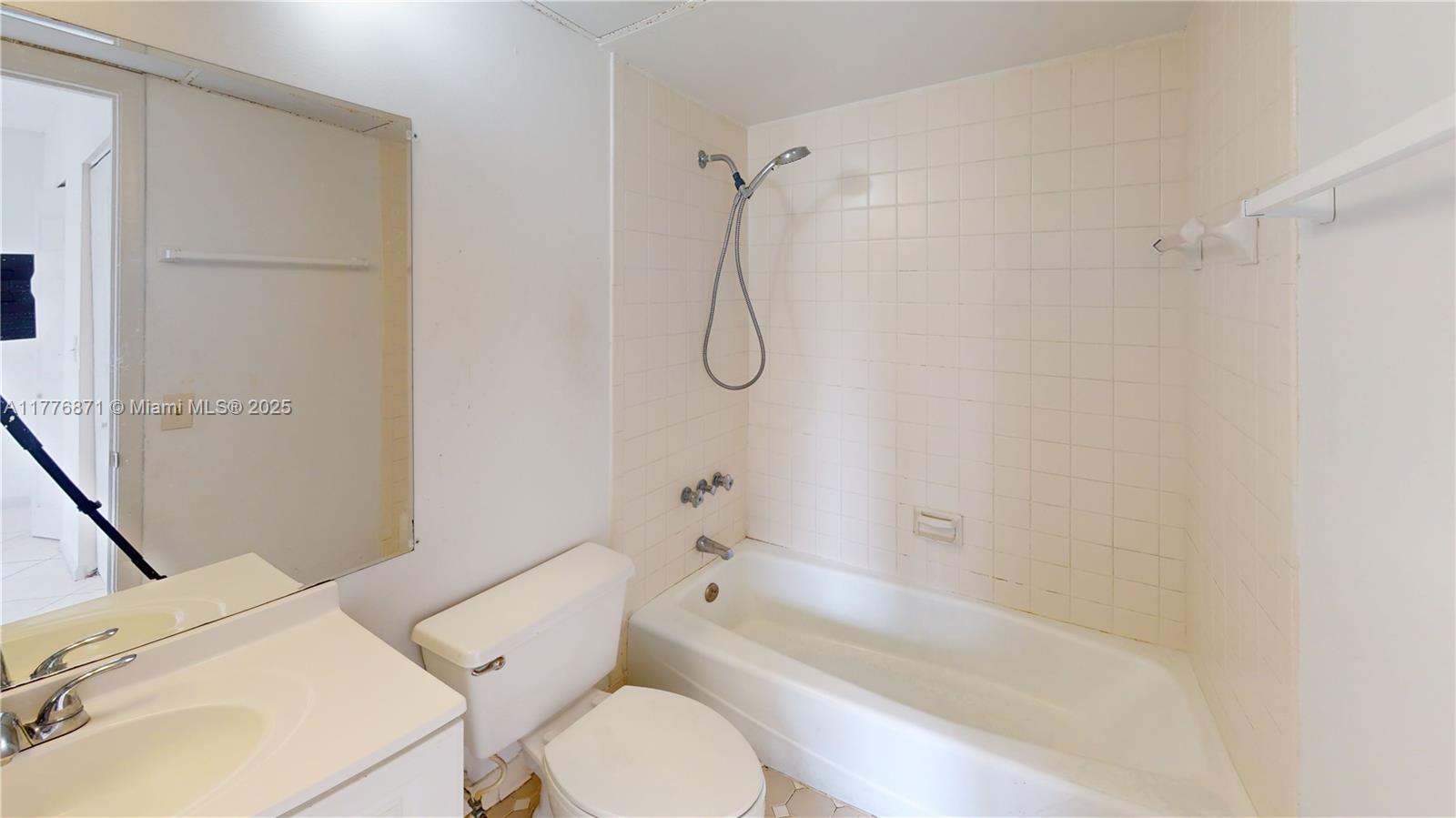 3561 SW 117th Ave # 404 Unit: 7-404