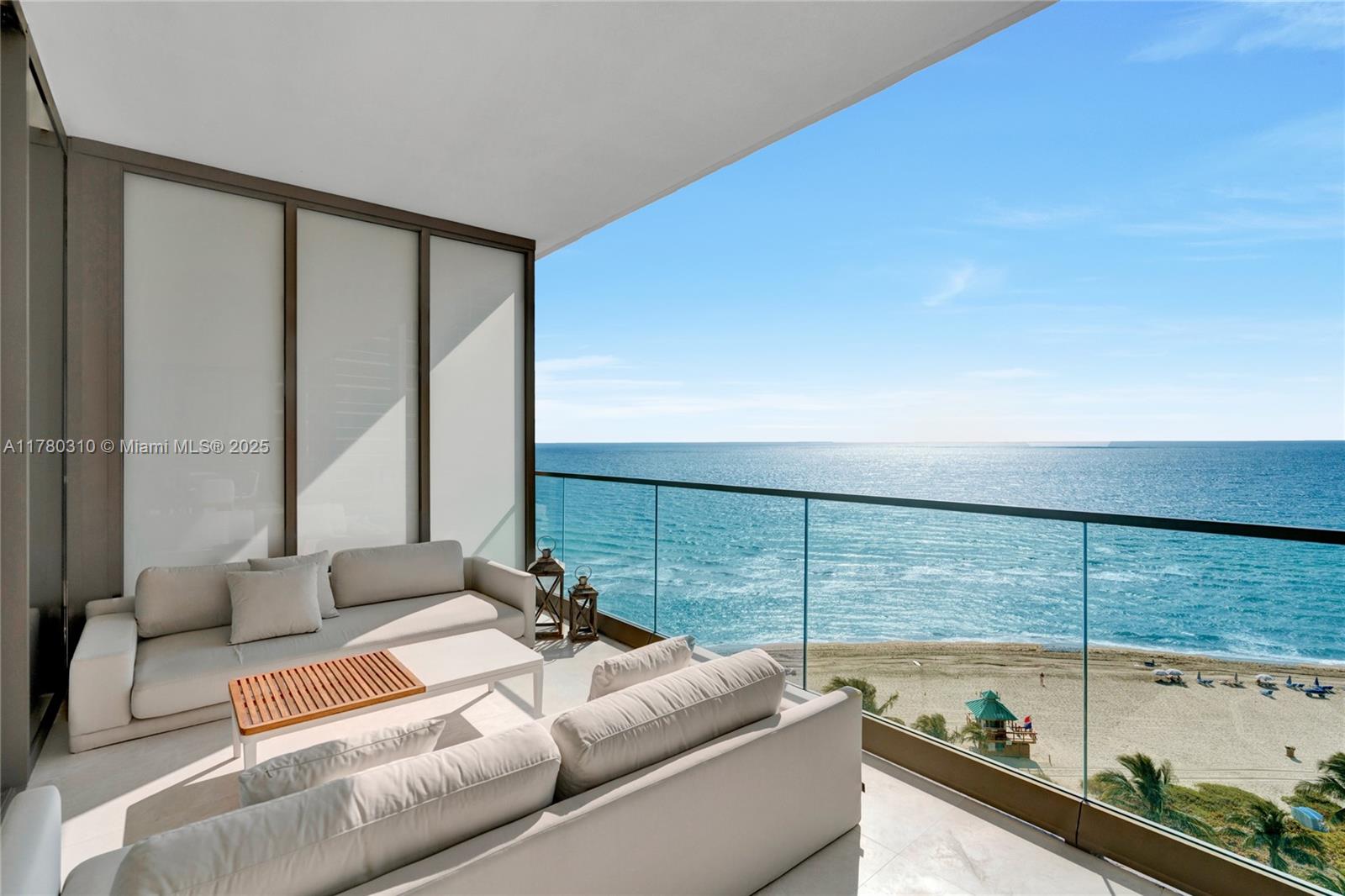 18975 Collins Ave # 903