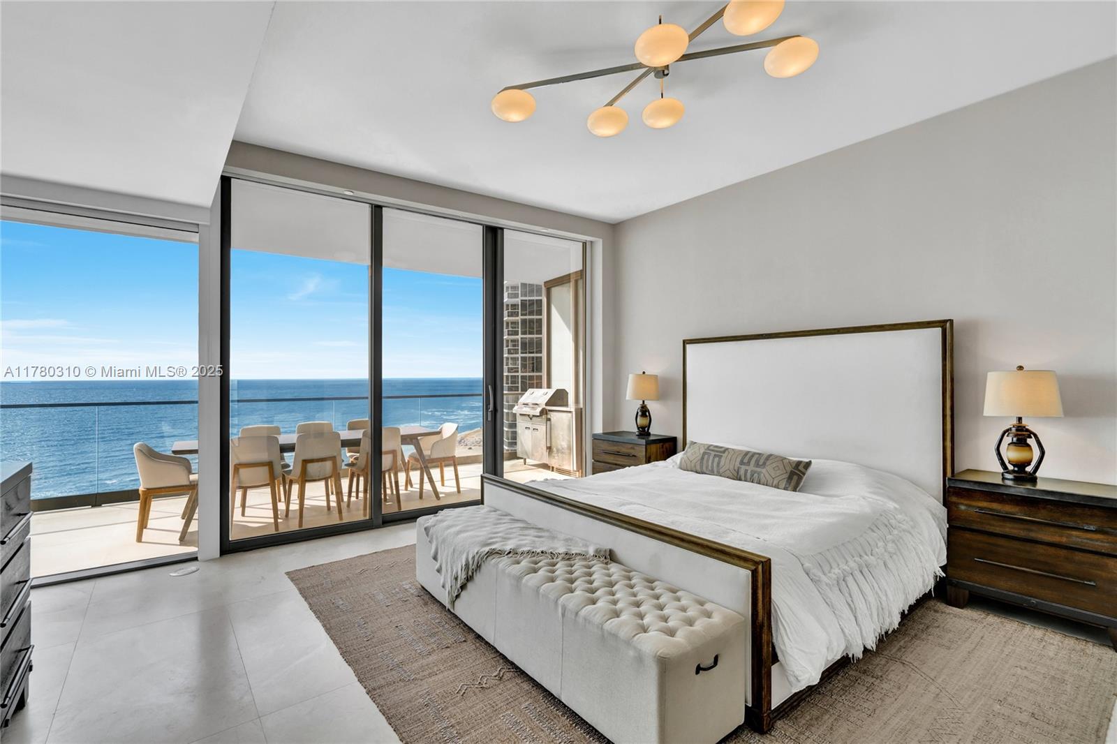 18975 Collins Ave # 903