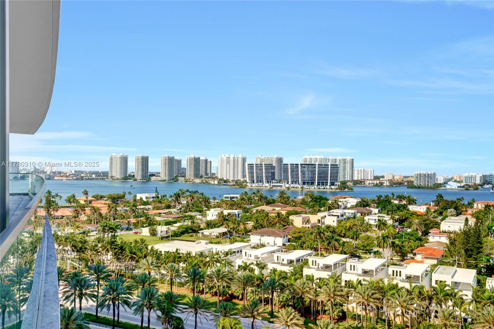 18975 Collins Ave # 903