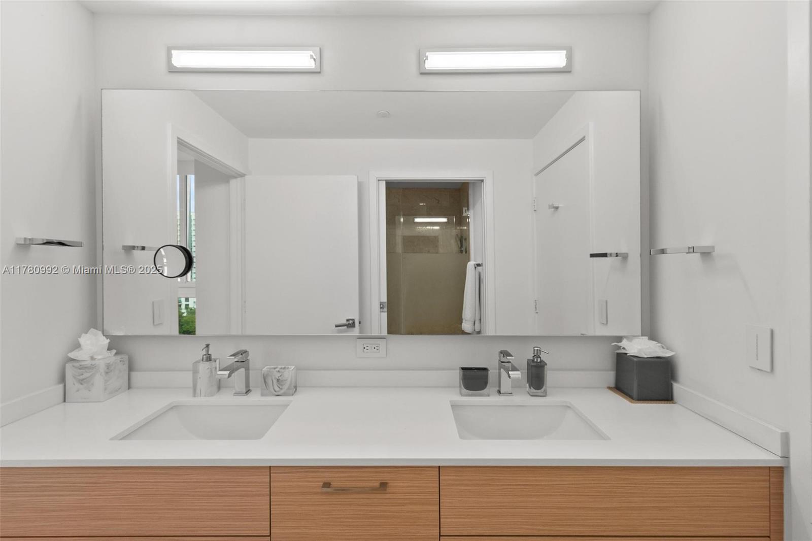 600 NE 27th St # 1005