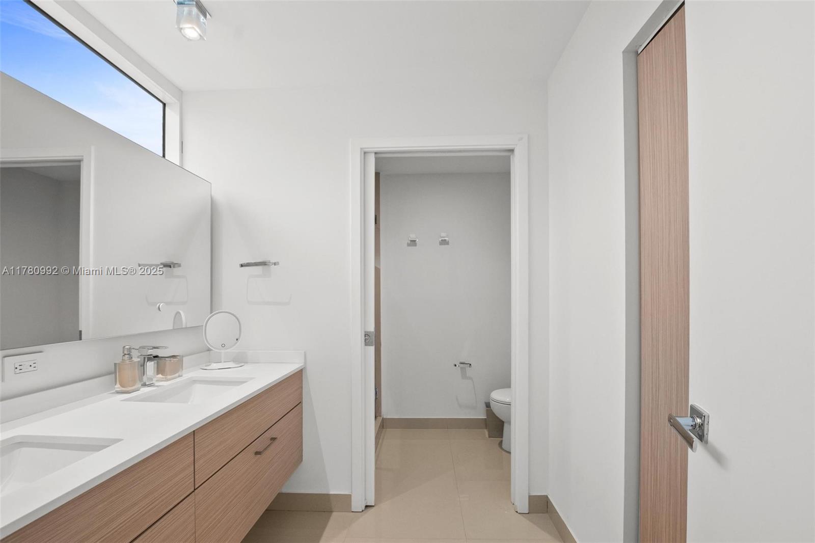 600 NE 27th St # 1005